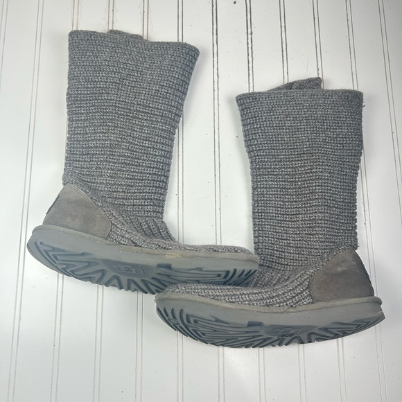 Ugg Gray Classic Cardy Knit Sweater Boots Women’s Size 6 - Picture 3 of 9